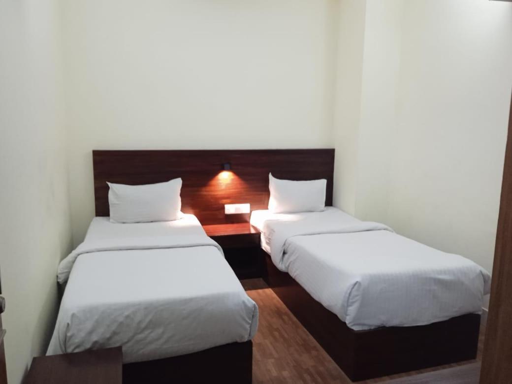 Richmond Hotel 巴纳内拉斯 外观 照片